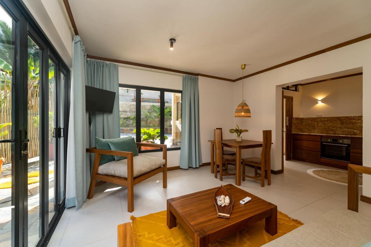 Lodoicea Apartments Bel Ombre Екстериор снимка