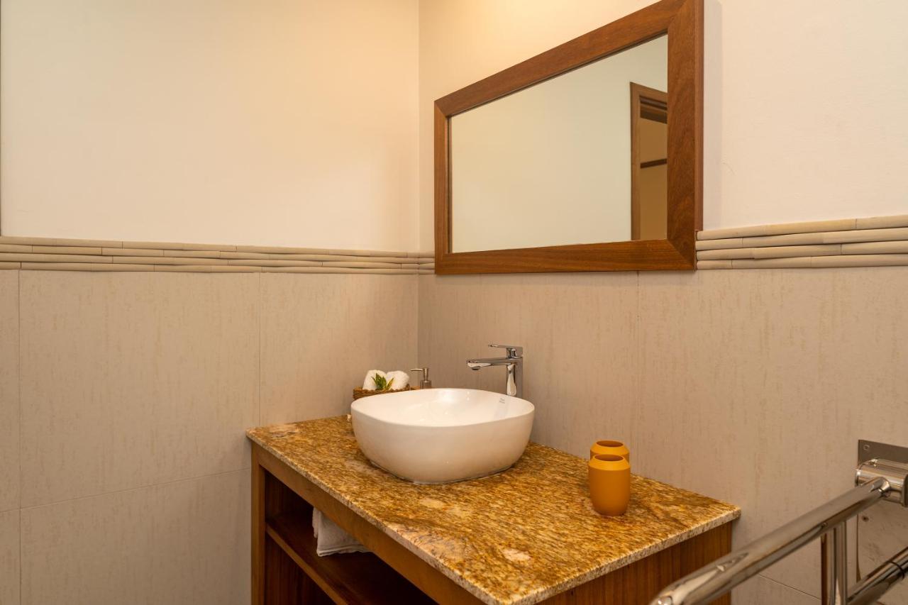 Lodoicea Apartments Bel Ombre Екстериор снимка