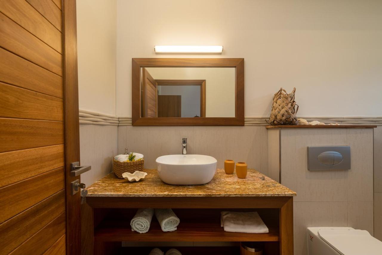 Lodoicea Apartments Bel Ombre Екстериор снимка